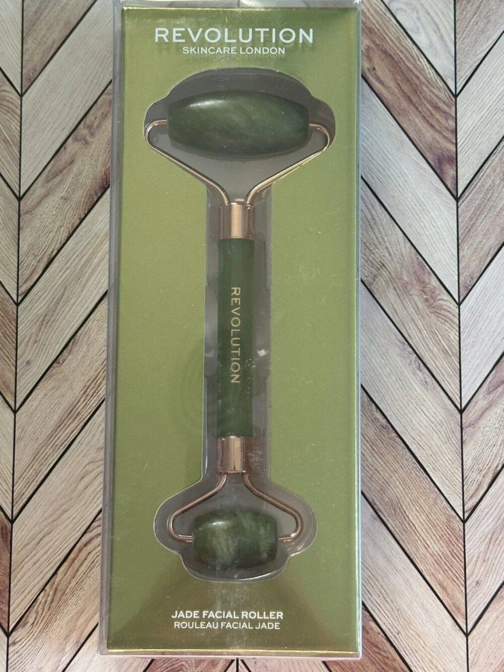 Revolution Skincare London Jade Facial Roller Anti Puffing